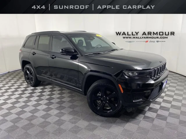 Used 2024 Black Jeep Altitude X image 1