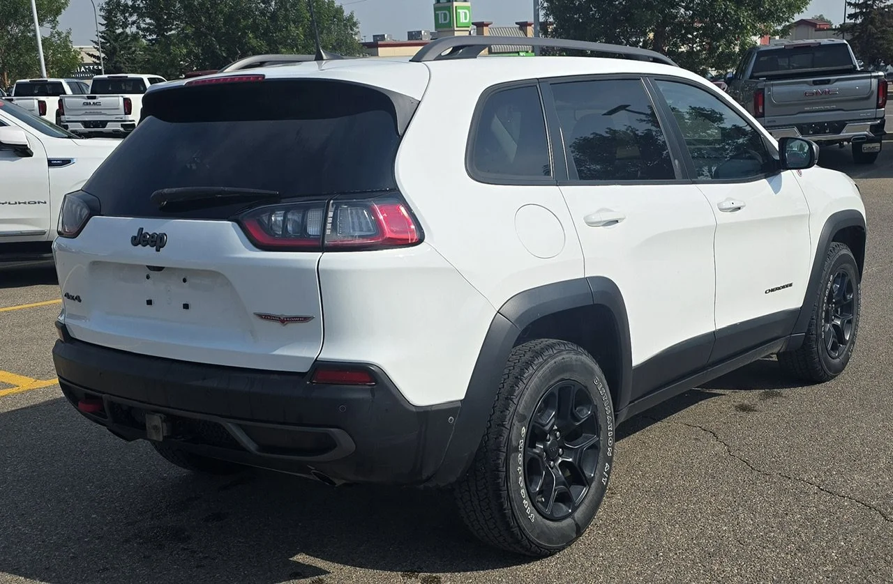 Used 2020 White Jeep Trailhawk Elite image 5