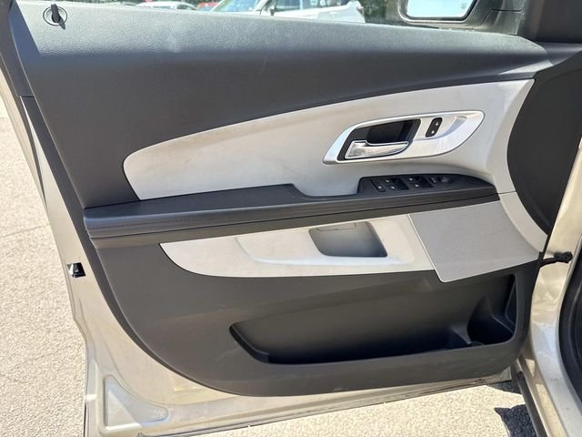 Used 2016 Gold Chevrolet LT image 25