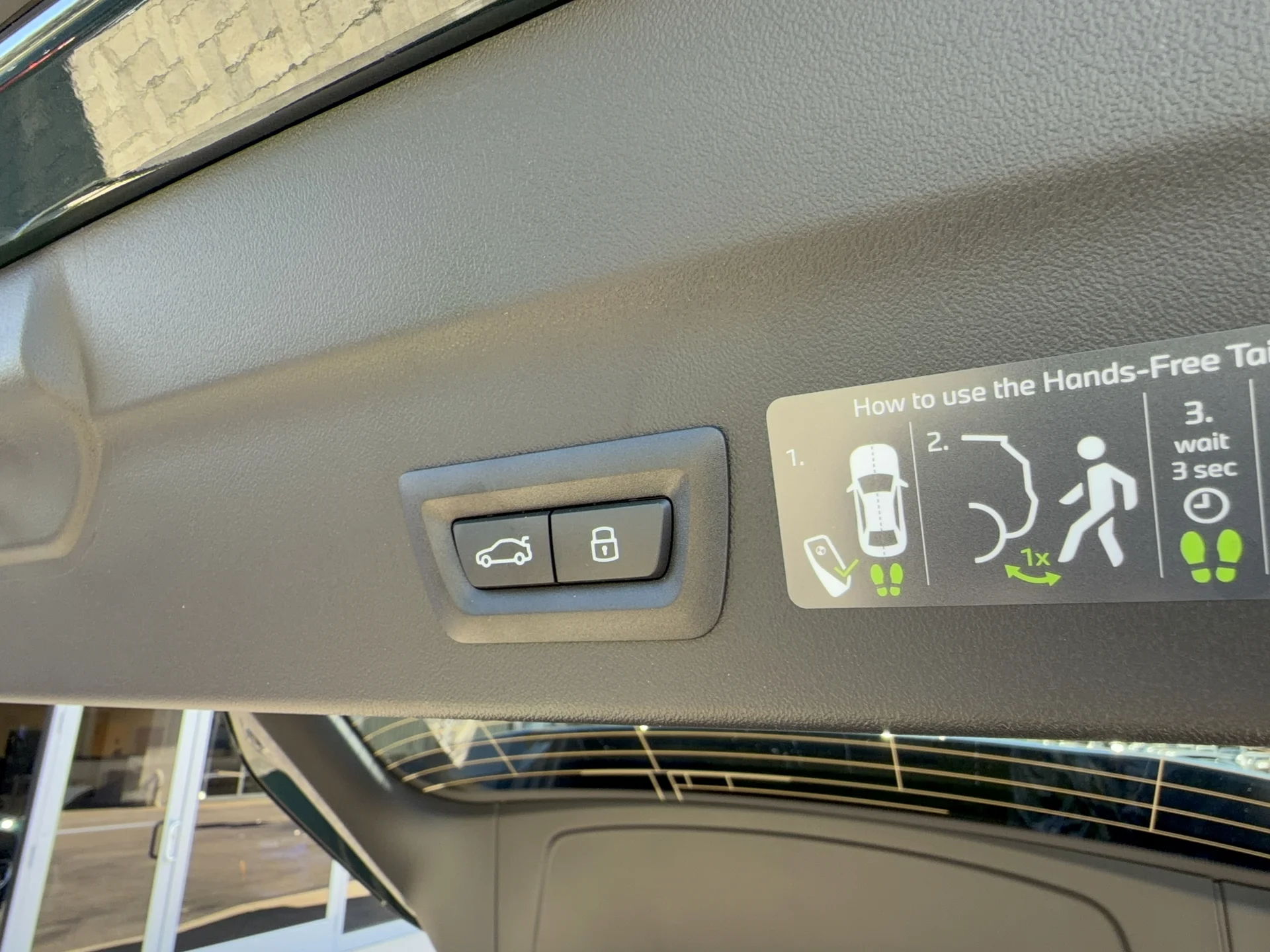 New 2027 Vancouver Green Metallic BMW 40 xDrive image 6