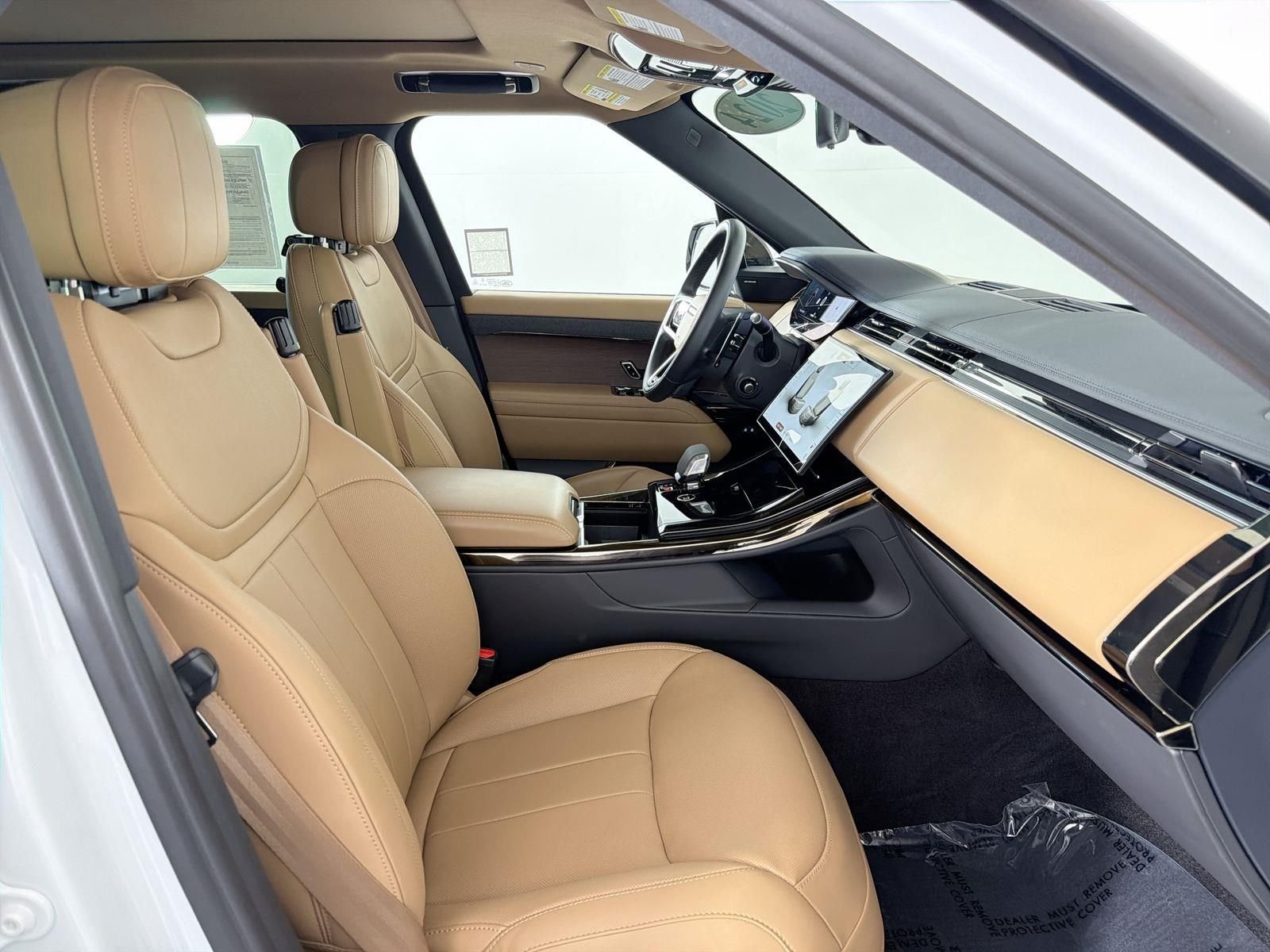 Used 2024 Fuji White Land Rover SE image 33