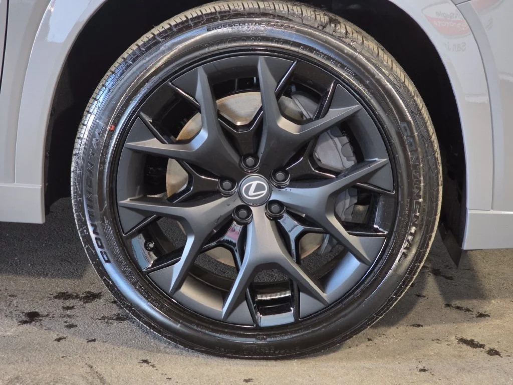 New 2026  Lexus 350 F SPORT Handling image 4