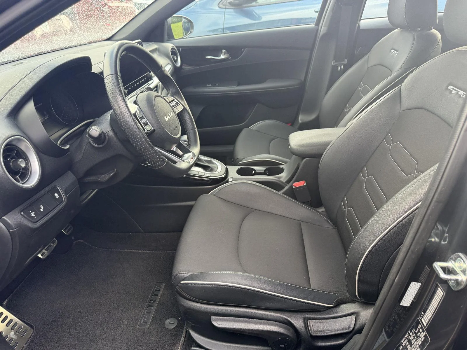 Used 2023 Gravity Gray Kia GT-Line image 3
