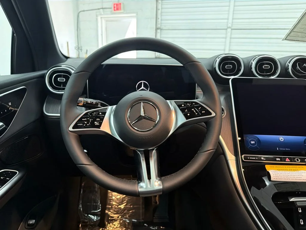 New 2027 Black Mercedes-Benz GLC 300 image 20