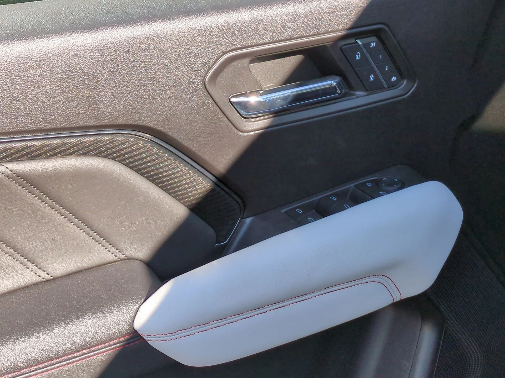 2023 GMC Canyon AT4X - Photo 25