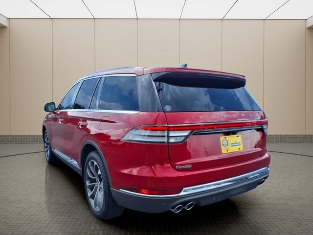 Used 2025 Red Lincoln Premiere image 14
