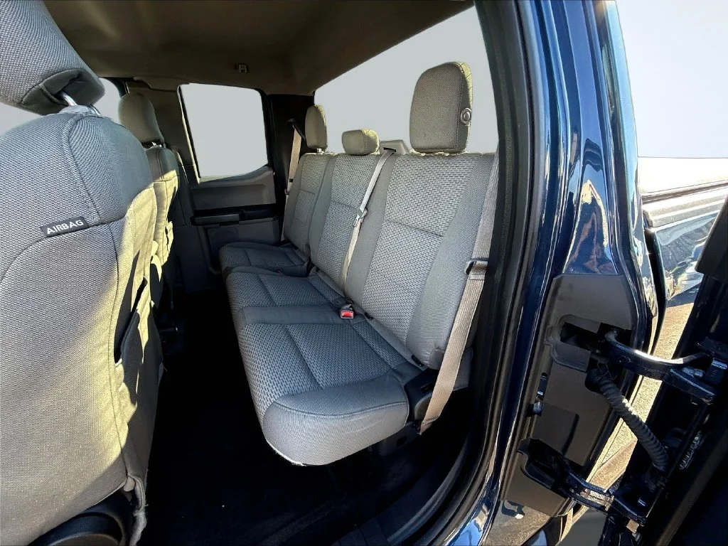 Used 2016 Blue Jeans Metallic Ford XLT image 27