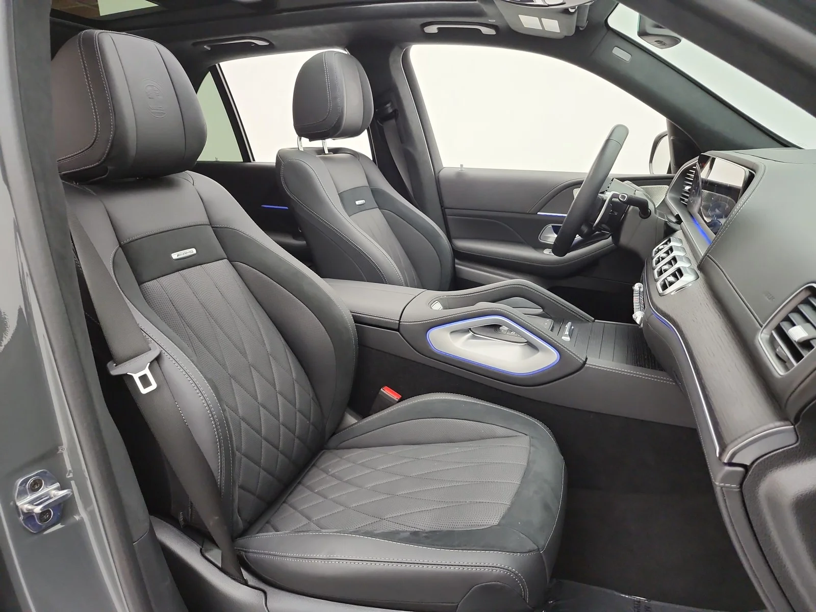 Used 2025 MANUFAKTUR Signature Silicon Grey Mercedes-Benz AMG® GLE 63 S 4MATIC+ SUV image 20