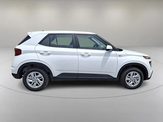 New 2026 White Hyundai SE image 8