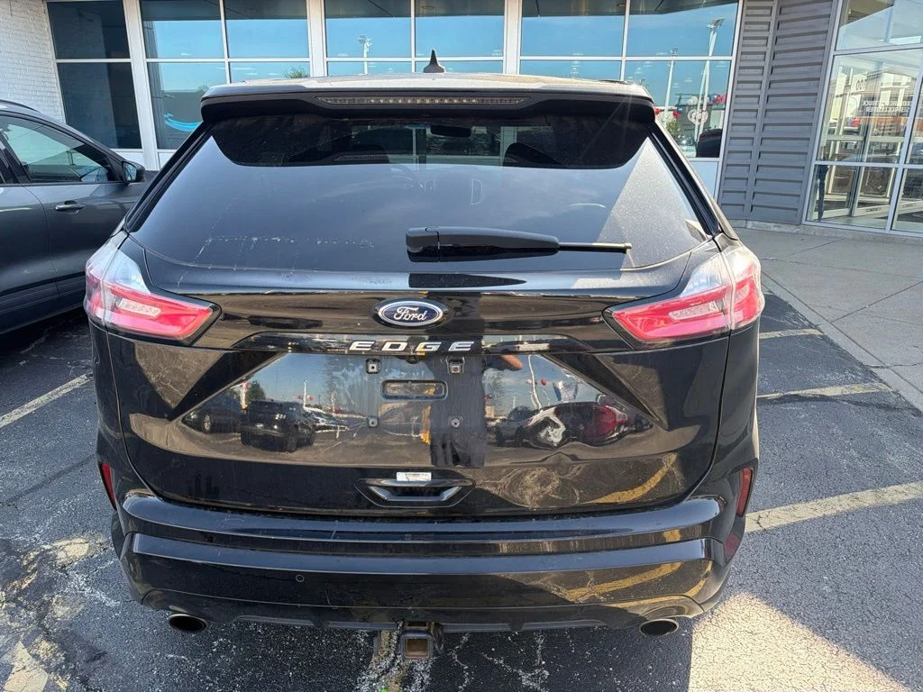 Used 2021 Black Ford ST Line image 5