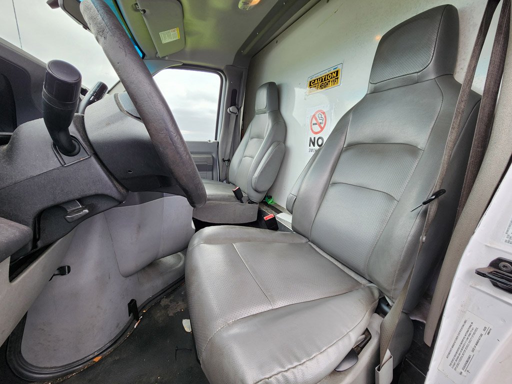 Used 2021 Oxford White Ford Base image 4