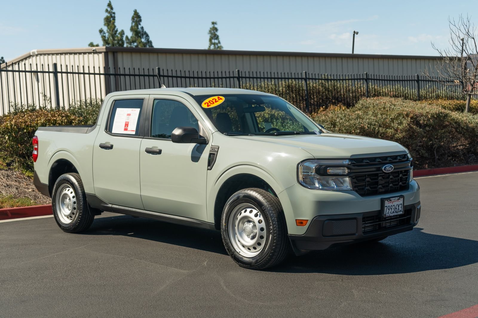 Used 2024 Cactus Ford XL image 3