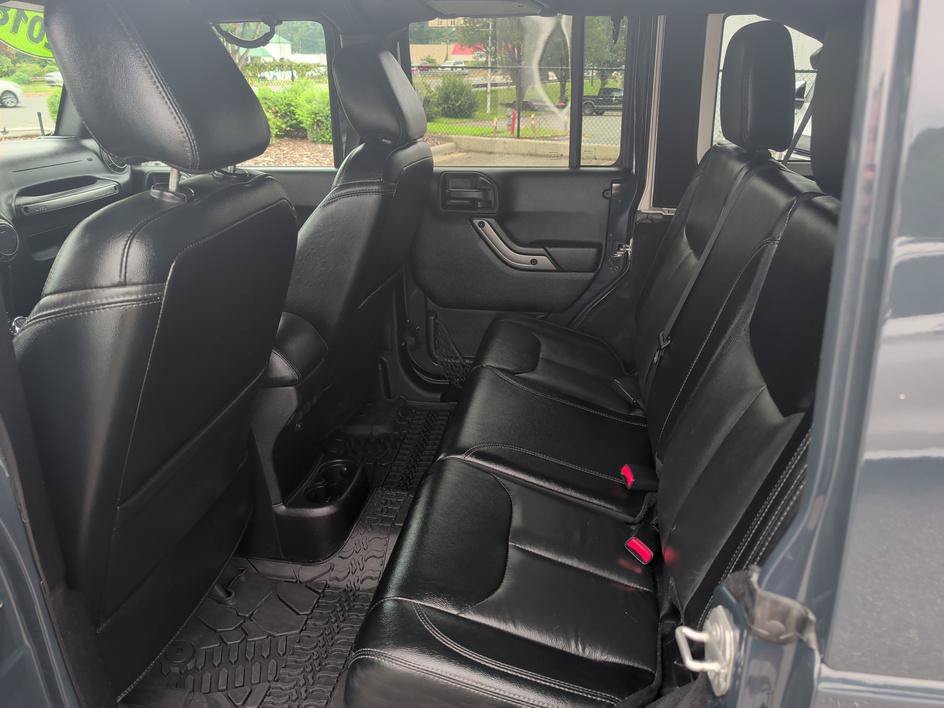 Used 2018 Rhino Clearcoat Jeep Altitude image 9