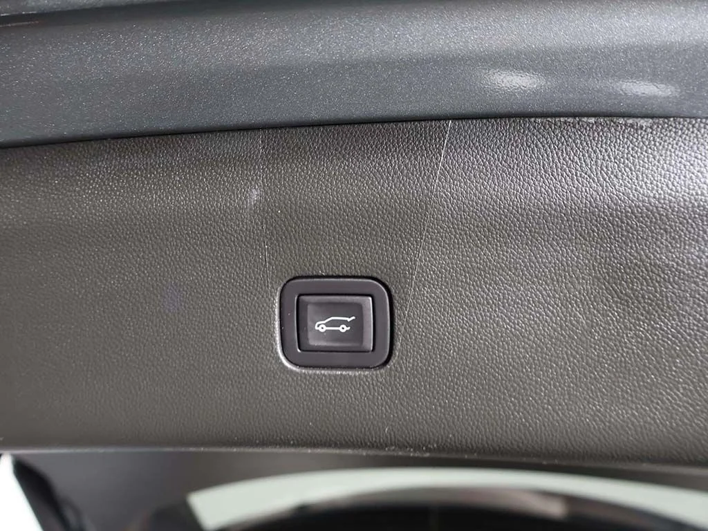 Used 2023 Gray Metallic Buick Essence image 22