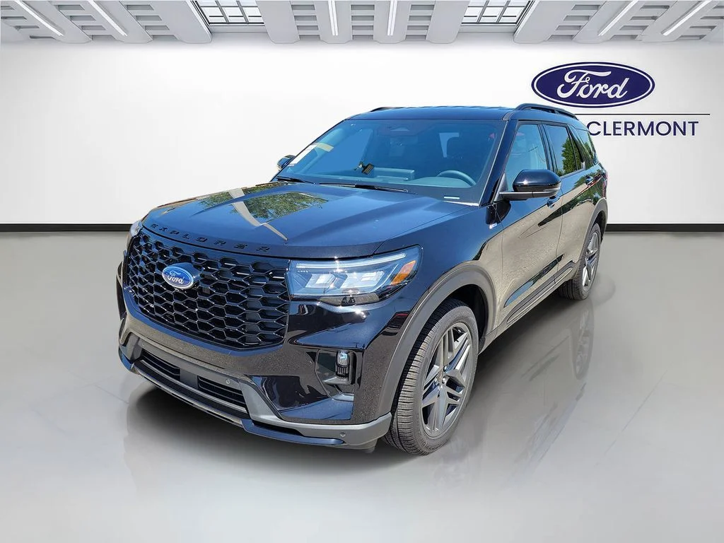 New 2026 Agate Black Metallic Ford ST-Line image 2