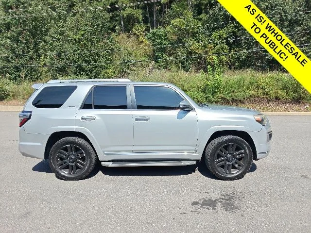 Used 2014  Toyota Limited image 2