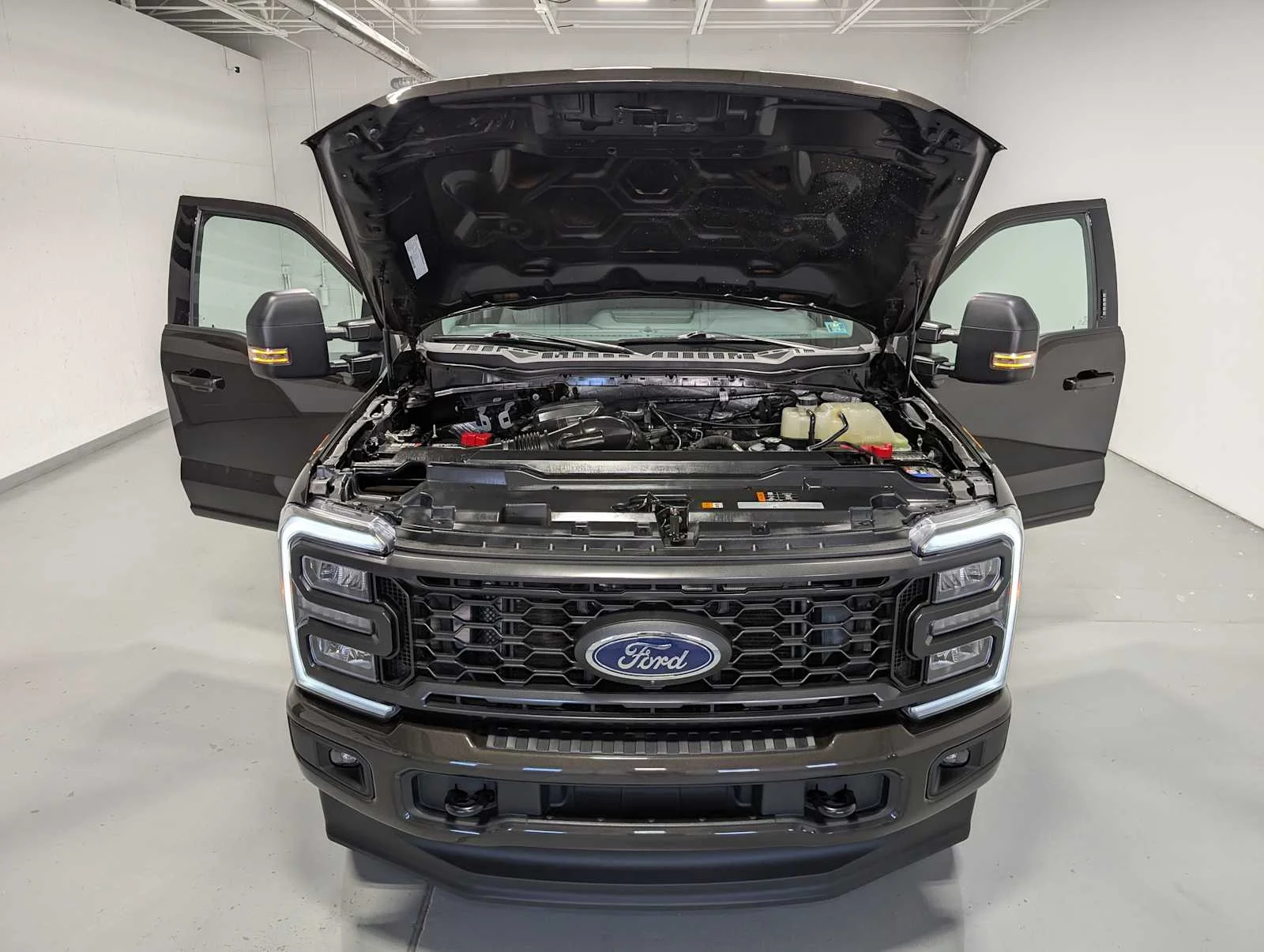 Used 2024 Darkened Bronze Ford XLT image 13
