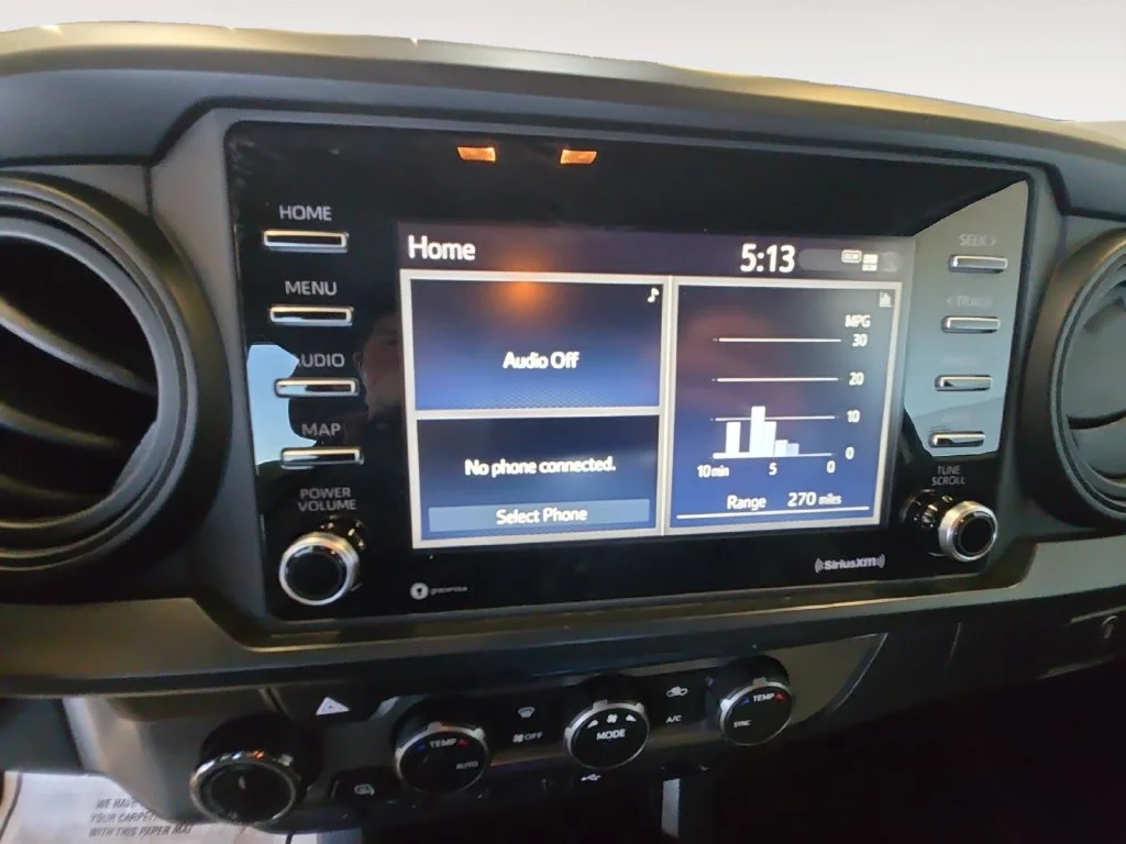 Used 2021 White Toyota SR image 21