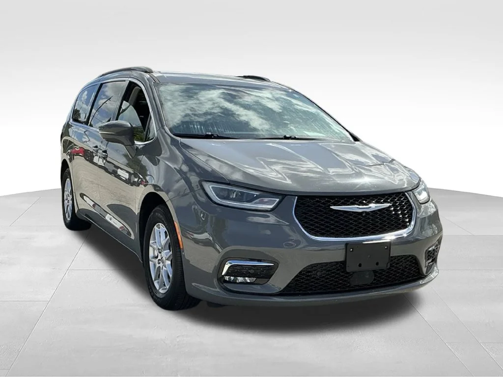 Used 2022 White Chrysler Touring L image 12