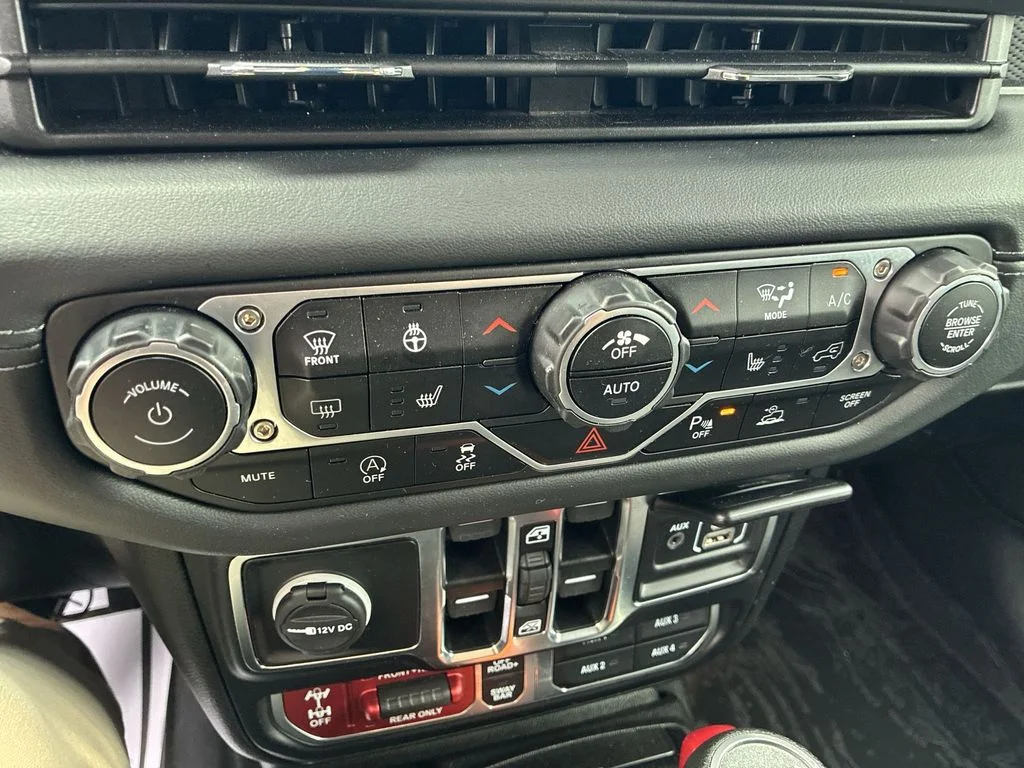 Used 2024 Black Jeep Rubicon image 17