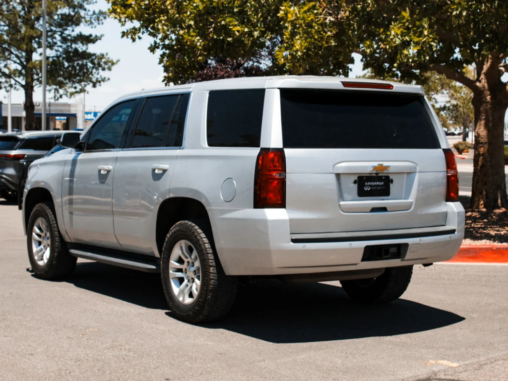 Used 2018 Silver Chevrolet  image 7