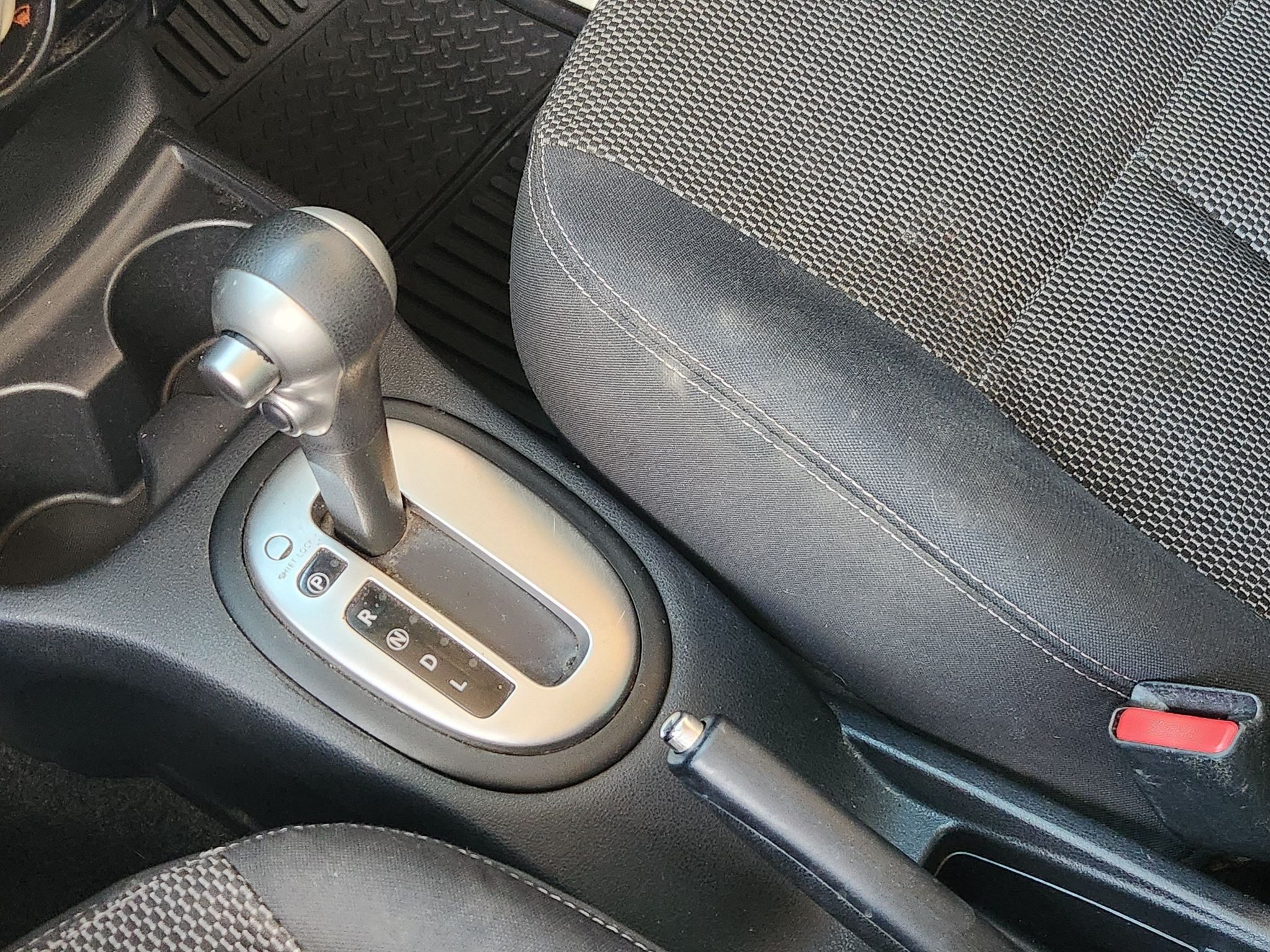 Used 2014 Titanium Nissan SV image 18