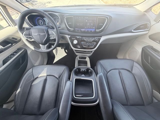 2024 Chrysler Pacifica Touring L - Photo 27