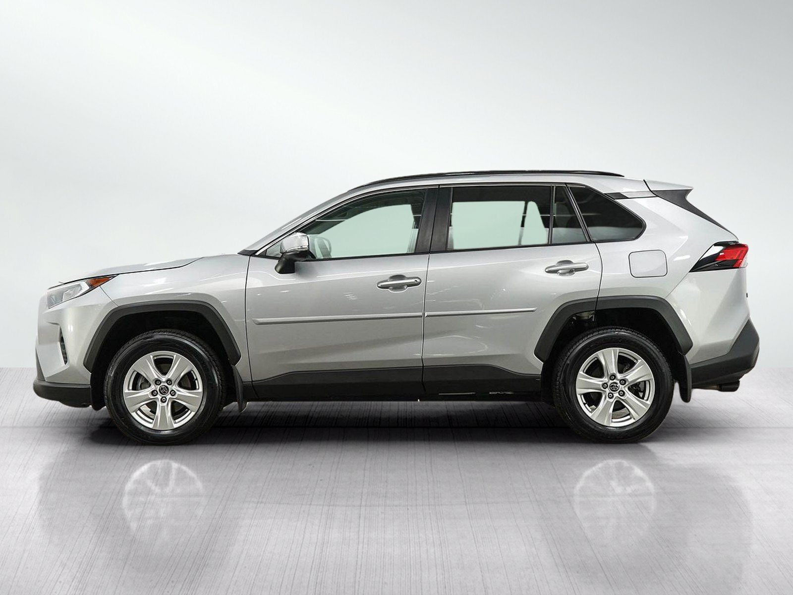 Used 2021 Toyota RAV4 XLE with VIN 2T3P1RFV1MW238427 for sale in Burnsville, Minnesota