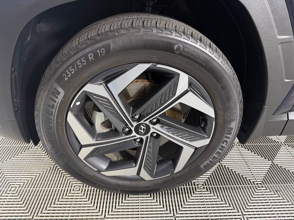 Used 2022  Hyundai Limited image 12