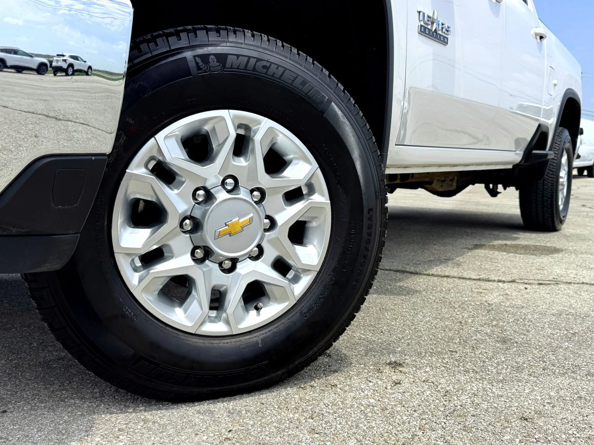 Used 2024 Iridescent Pearl Tricoat Chevrolet LT image 2