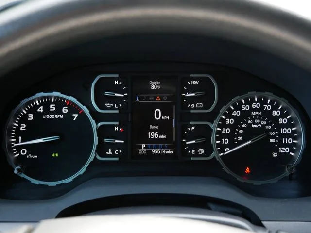 Used 2018 Magnetic Gray Metallic Toyota SR5 image 21