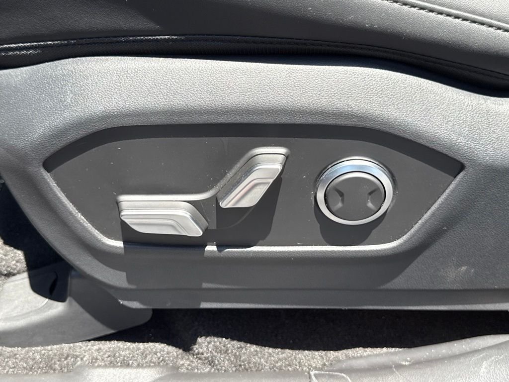 Used 2025 Red Hyundai XRT image 21