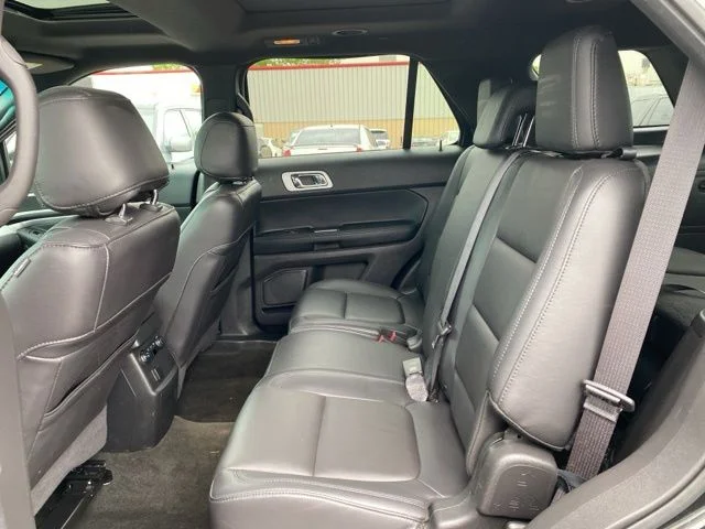 Used 2015 Black Ford XLT image 16