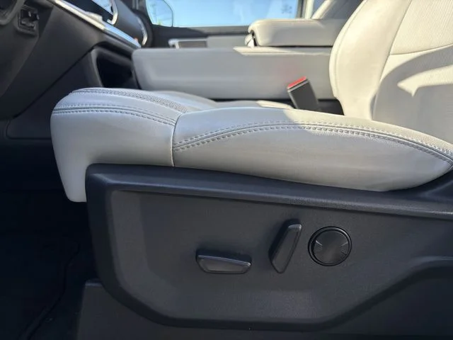 Used 2025 White Ford Platinum image 14