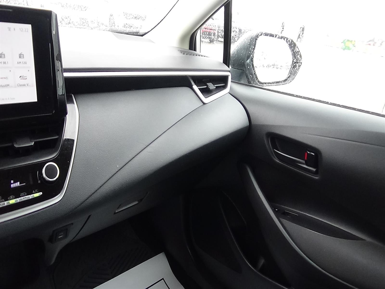 Used 2025 Classic Silver Metallic (1f7) Toyota LE image 21