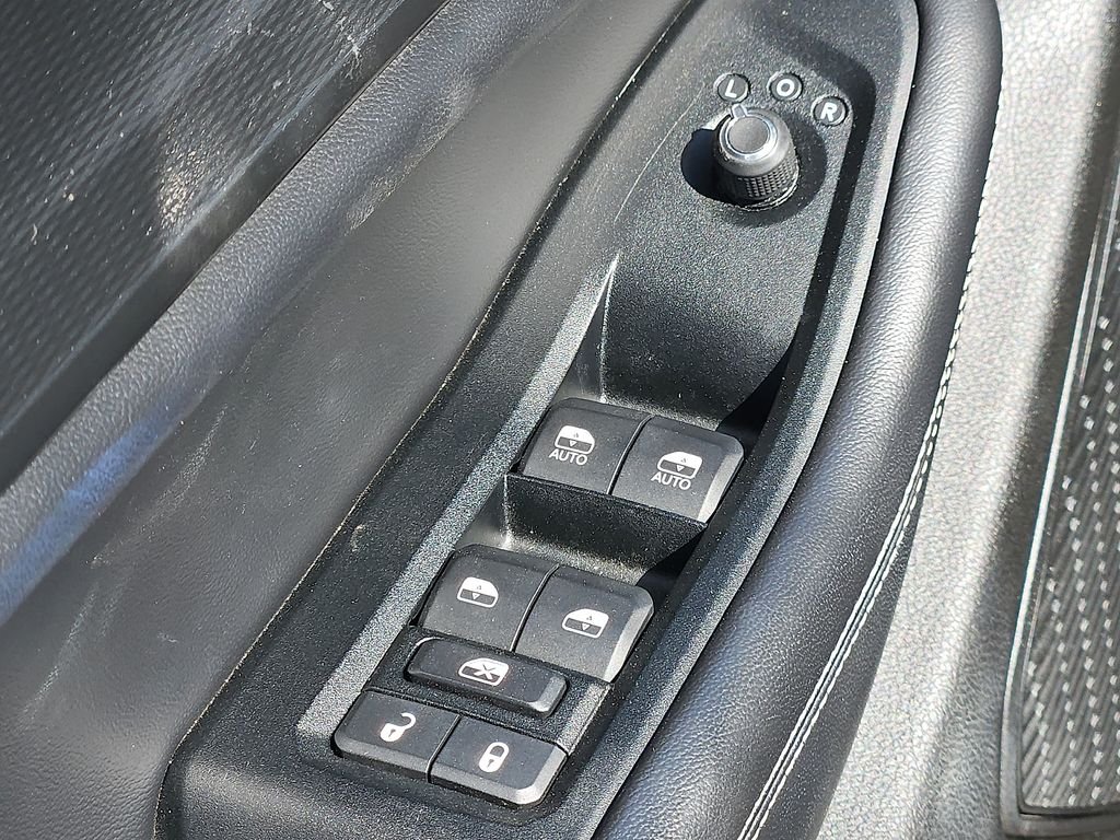 Used 2023 Black Jeep Laredo image 13