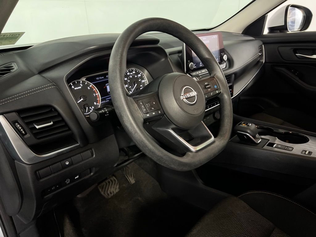 2024 Nissan Rogue SV - Photo 18