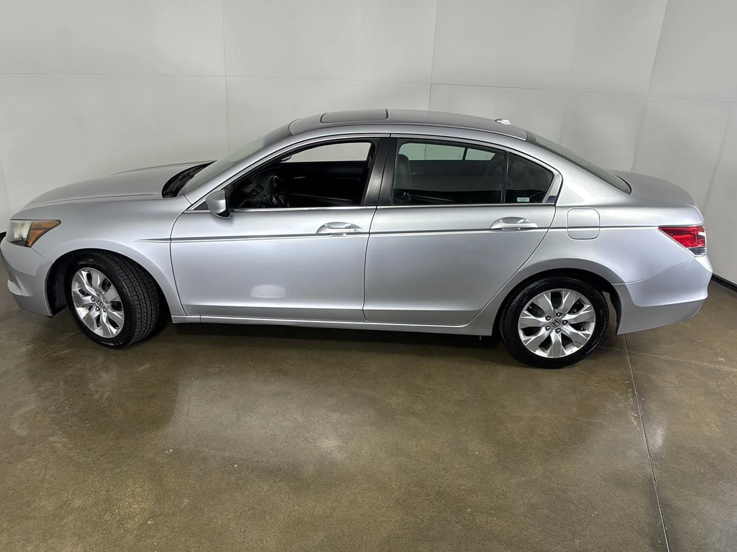Used 2009 SILVER Honda EXL image 18