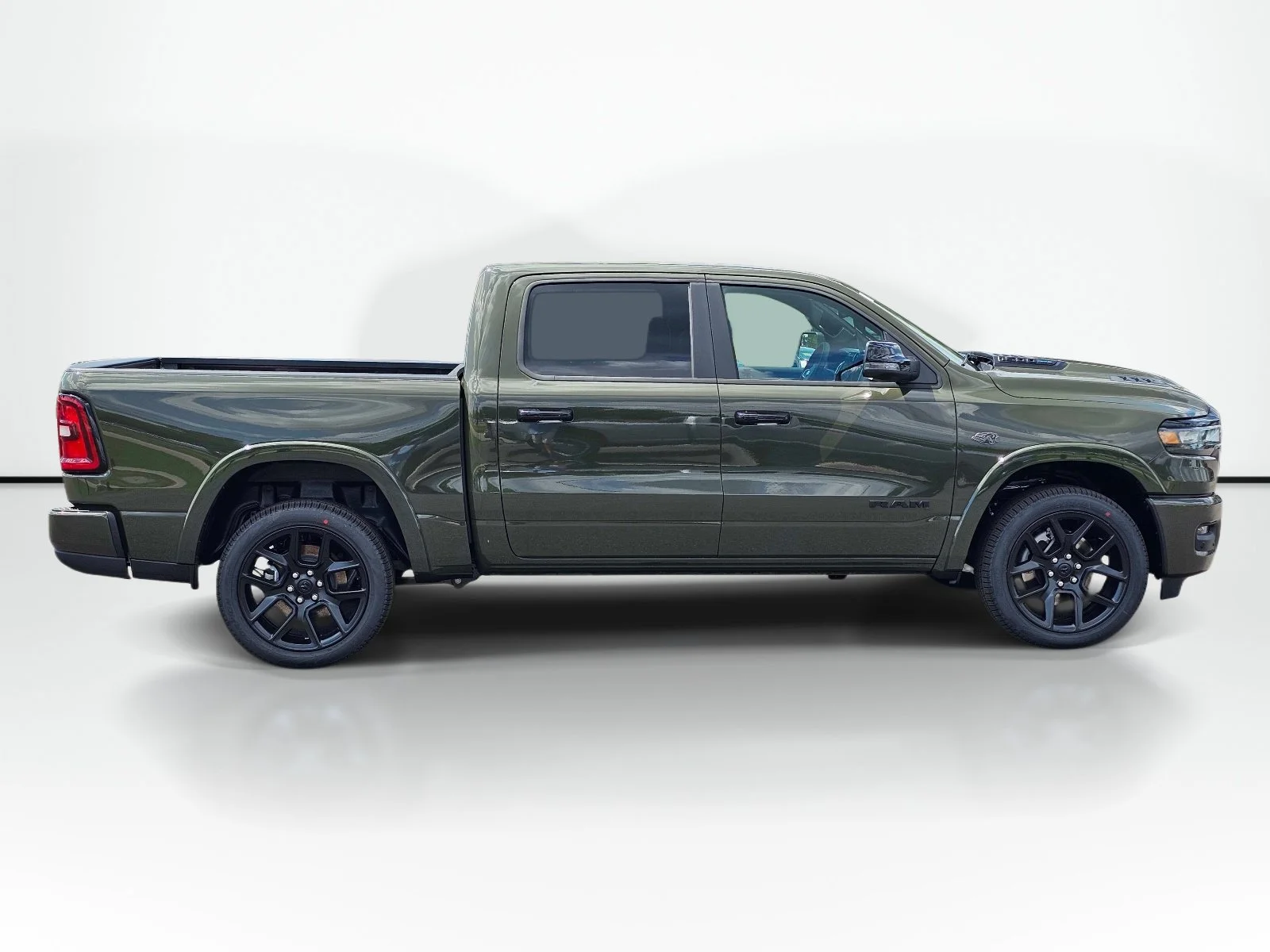 New 2027 Tank Ram Laramie image 8