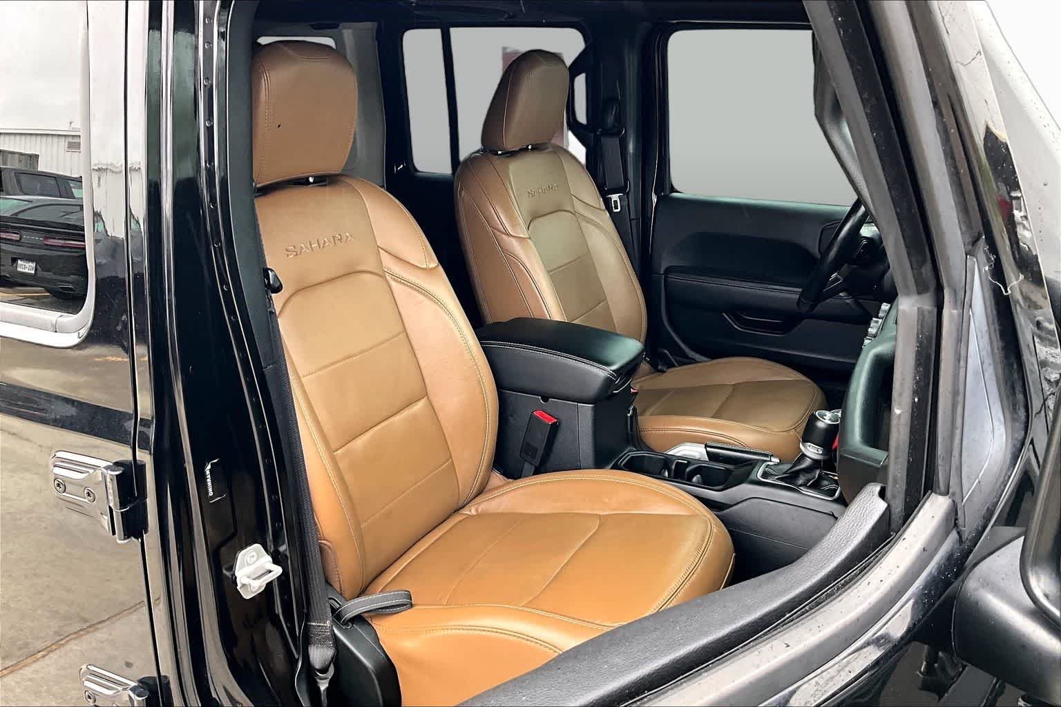Used 2020 Black Clearcoat Jeep Sahara image 9