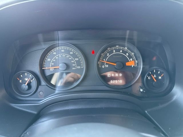 Used 2015 Gray Jeep Sport image 22