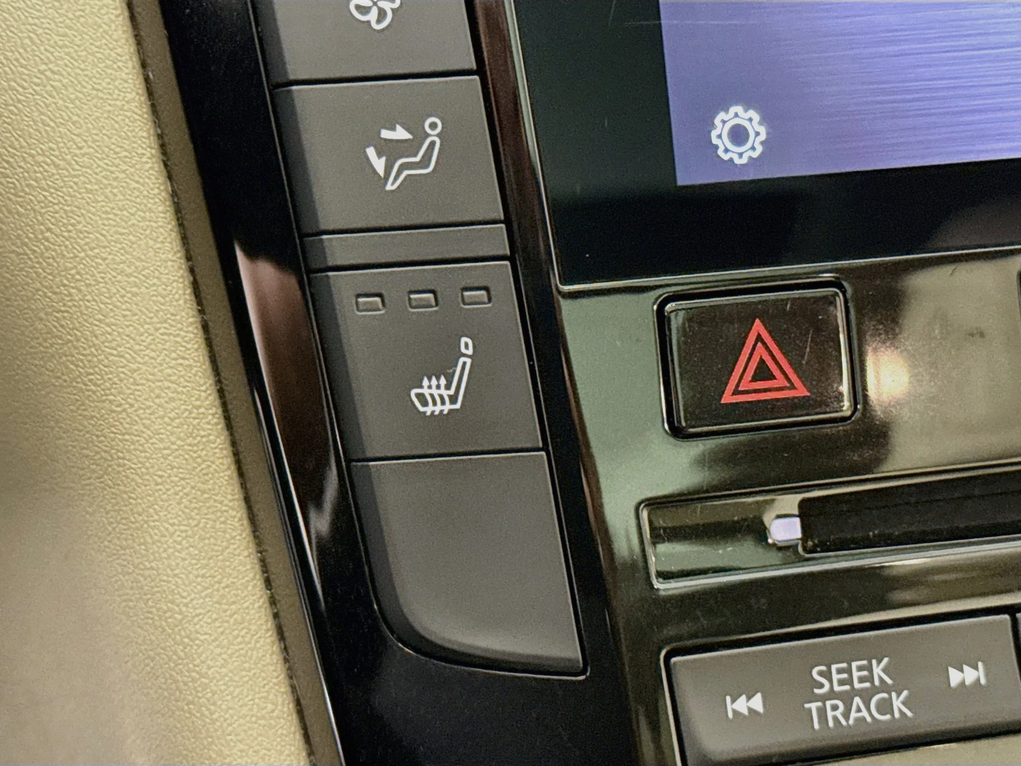 2021 INFINITI QX50 Essential - Photo 22