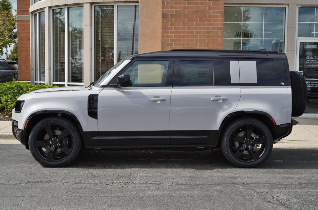 New 2026 Borasco Grey Land Rover X-Dynamic SE image 2