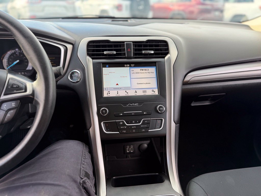 Used 2019 Ingot Silver Ford SE image 9