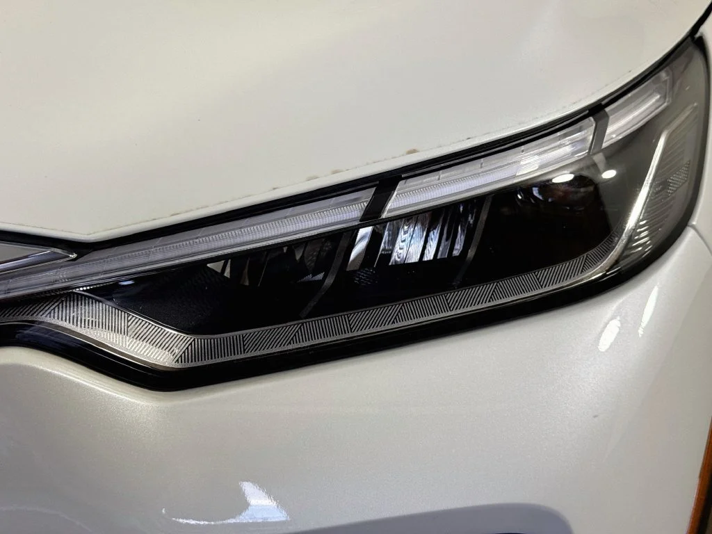 Certified Used 2024 White INFINITI LUXE image 43