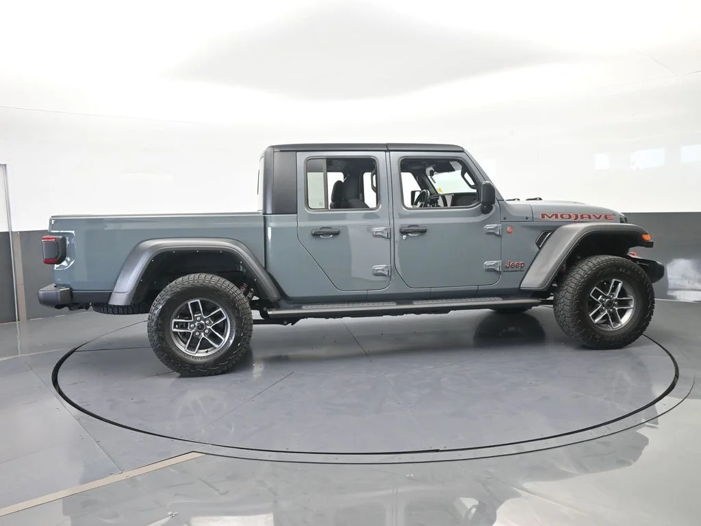 Used 2024 Anvil Clear Coat Jeep Mojave image 7