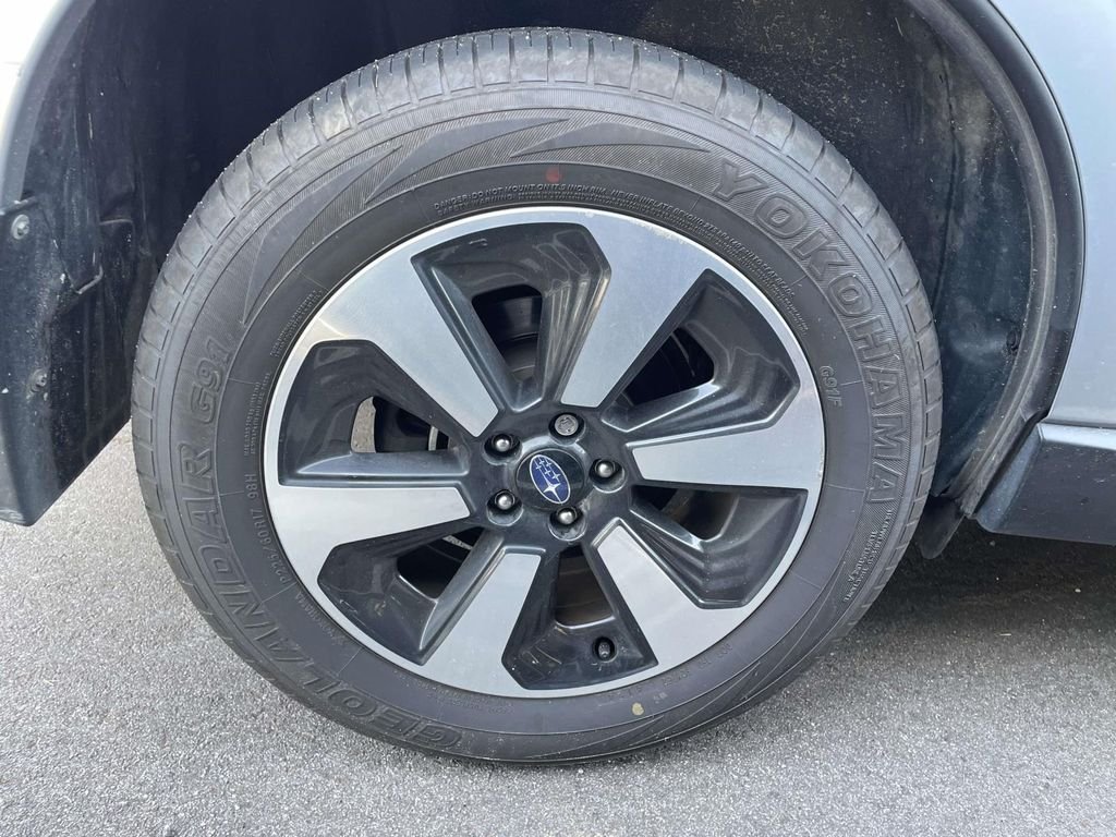 Used 2018 Ice Silver Metallic Subaru 2.5i (CVT) image 5