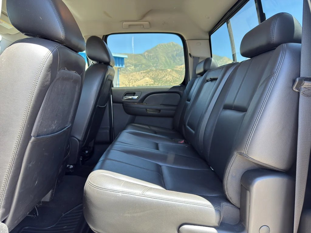 Used 2010 SHEER SILVER METALLIC Chevrolet LTZ image 11