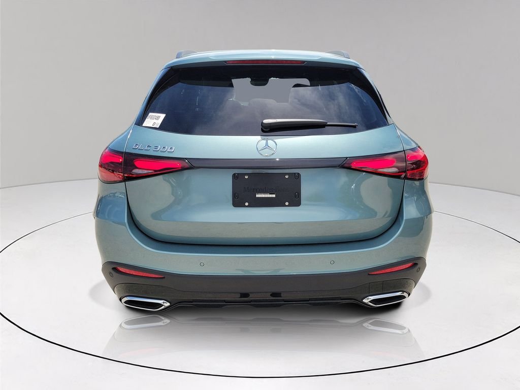 New 2027 Verde Silver Metallic Mercedes-Benz GLC 300 image 5
