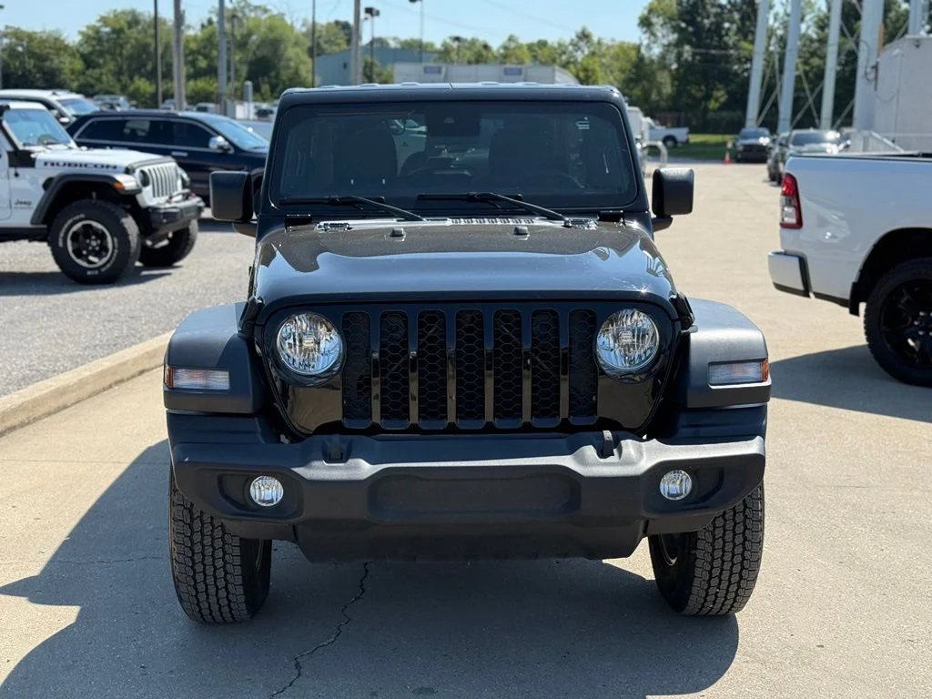 Used 2024 Black Jeep Sport S image 3